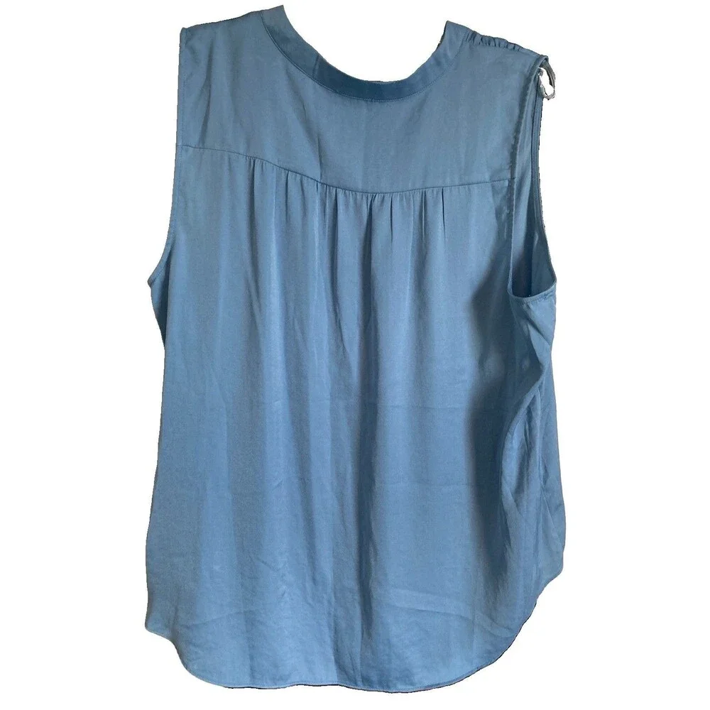 Vince Camuto Top XL Light Blue Sleeveless Lightweight Good Condition Relaxed